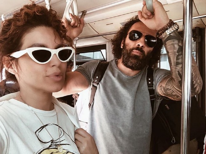 Seka i Veljko su rado podelili sliku iz autobusa na putu do aerodroma