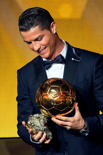 Cristiano Ronaldo Złotą Piłkę FIFA odbierał w asyście rodziny