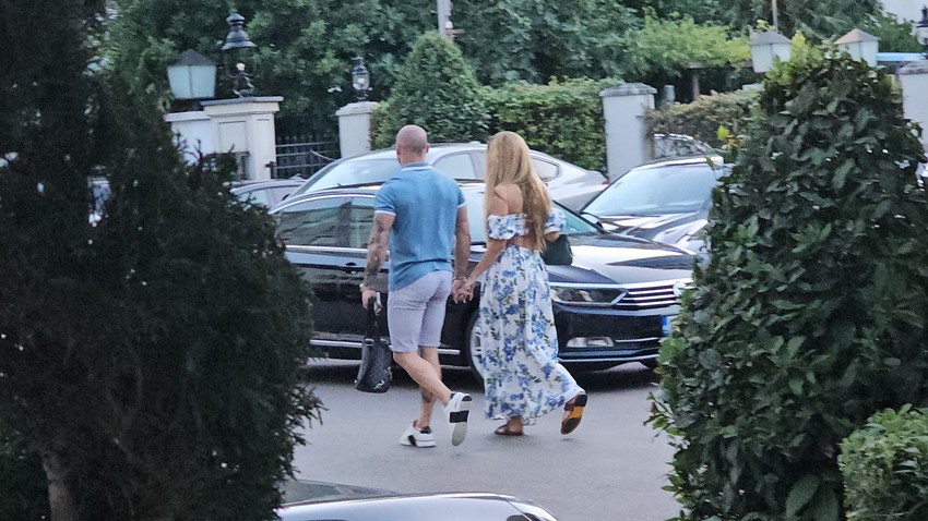 Tea Tairović sa mužem u Crnoj Gori