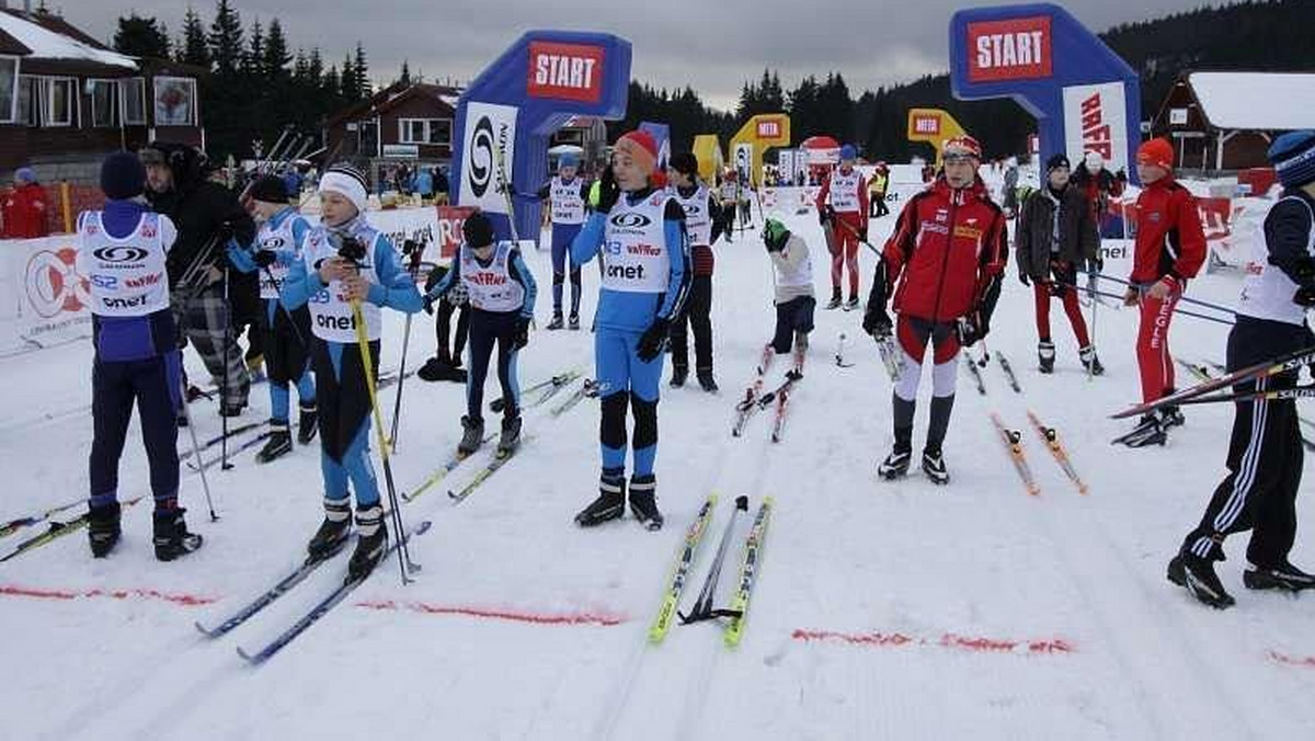 Grzegorz Zawada to dwunastoletni zawodnik MKS Istebna. W Szklarskiej Porębie dwukrotnie stanął na najwyższym stopniu podium i został liderem w najmłodszej grupie wiekowej chłopców - juniorach E.