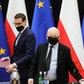 Premier Mateusz Morawiecki (L) oraz prezes PiS, wicepremier Jarosław Kaczyński