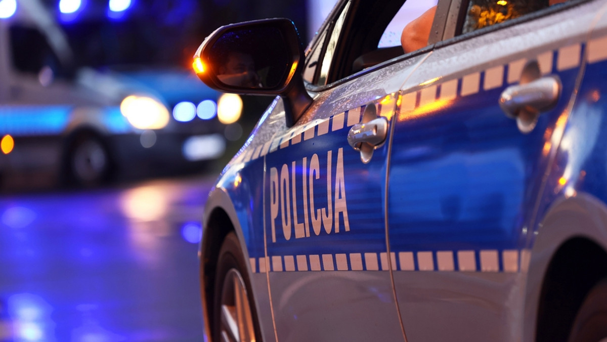 Sąd aresztował 35-latka, który w miniony weekend w Dąbrowie Górniczej wypchnął z okna na trzecim piętrze swoją partnerkę. 30-letnia kobieta zginęła na miejscu. Mężczyzna usłyszał zarzut zabójstwa, przyznał się do tej zbrodni.