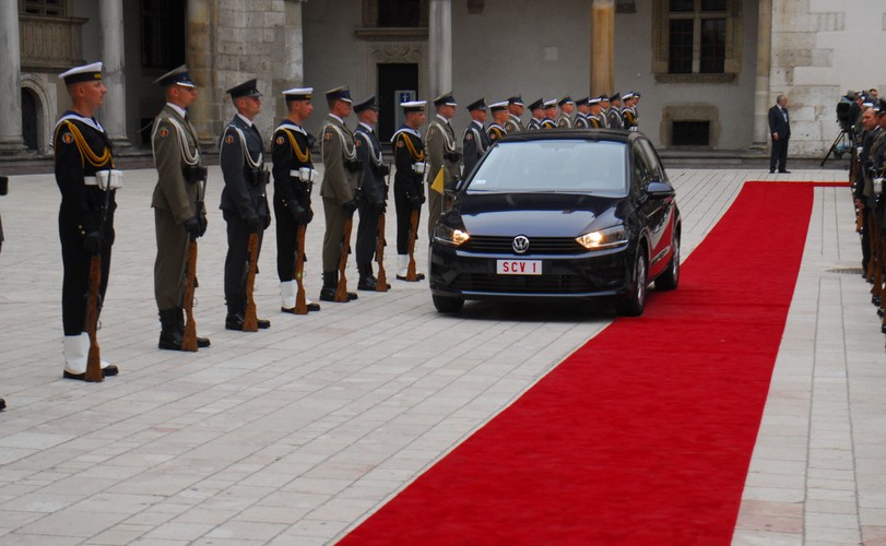 Volkswagen golf sportsvan samochodem papieża Franciszka na ŚDM