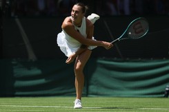 I wtedy weszły one, całe na biało. Najlepsze tenisistki grają na Wimbledonie [FOTO]