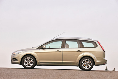 Ford Focus kontra Hyundai i30 CW, Opel Astra, Peugeot 308 SW, Skoda Octavia oraz VW Golf V - Test porównawczy kompaktowych kombi. Sprawdzamy które jest najlepsze