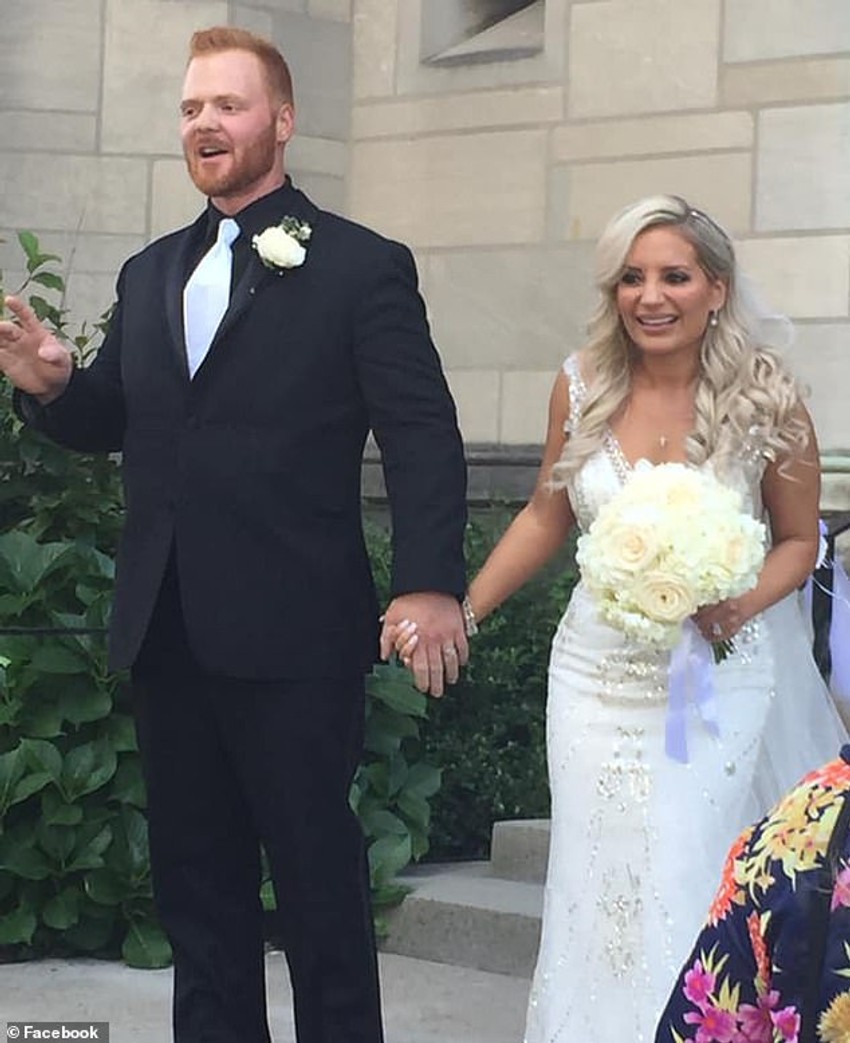 U trenutku eksplozije u toku je bilo venčanje Evansove ćerke Loren