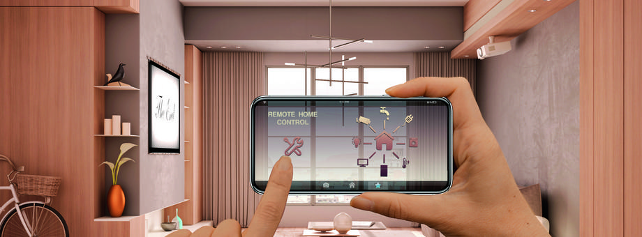 Systemy inteligentnego domu sterowane za pomocą aplikacji w smartfonie coraz częściej są instalowane w domach i mieszkaniach