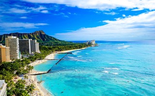 Ponad 1700 osób ewakuowano po erupcji wulkanu na Hawajach