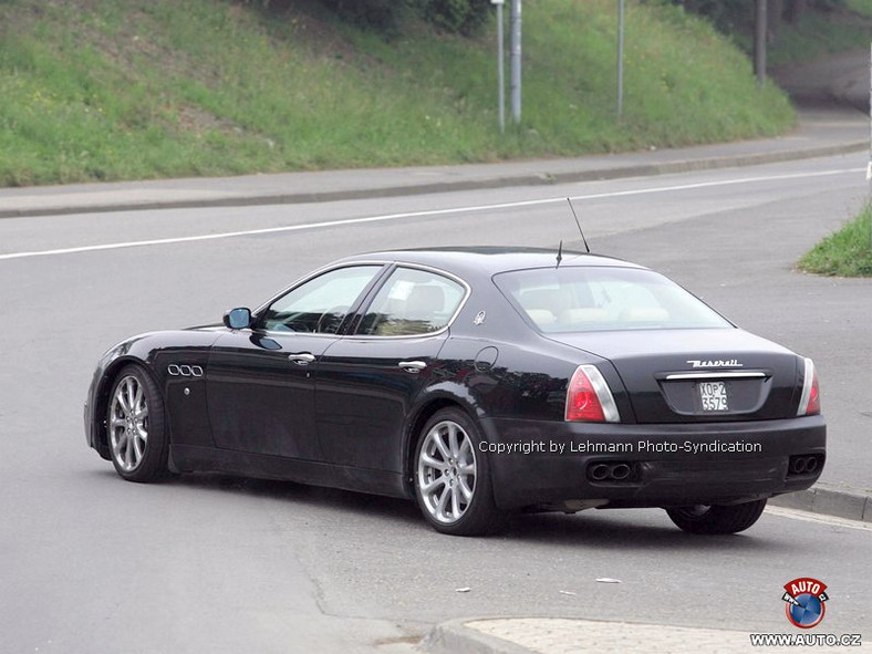 Zdjęcia szpiegowskie: Maserati Granturismo Spyder będzie coupe-kabrioletem
