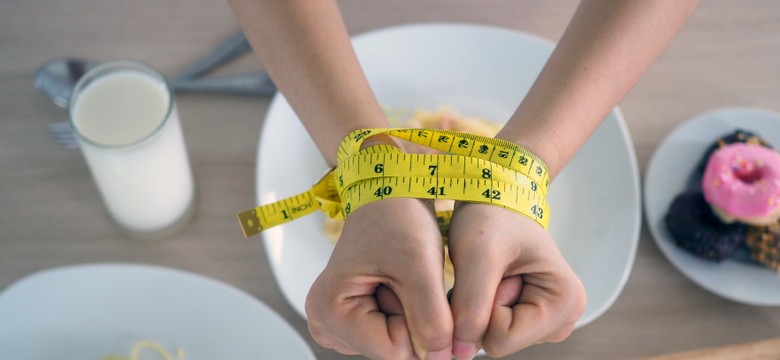 Uwolnij się od podjadania: 4 triki, które skutecznie w tym pomagają