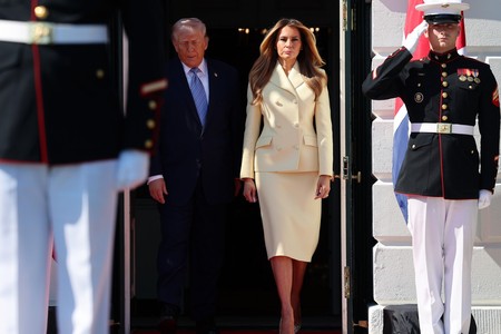 "Melanija je MLAĐA OD TRAMPA 23 GODINE, zato sam je nazvao UDOVICA", bukti rat između Džimija Kimela, prve dame i predsednika: Ovako slavni voditelj reaguje na prozivku da je KUKAVICA