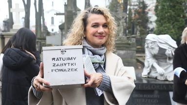 Trzepiecińska, Kasprzyk, Santor kwestują na cmentarzach. "Jest poczucie wspólnoty"