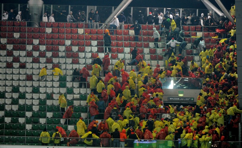 Bandyci na stadionie Legii pobili kibiców Jagiellonii