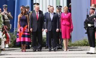 Prezydent Duda: Walczmy z 'fake newsami'. Moja żona uścisnęła rękę pani i pana Trump