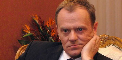 Tusk upokarza przyjaciół