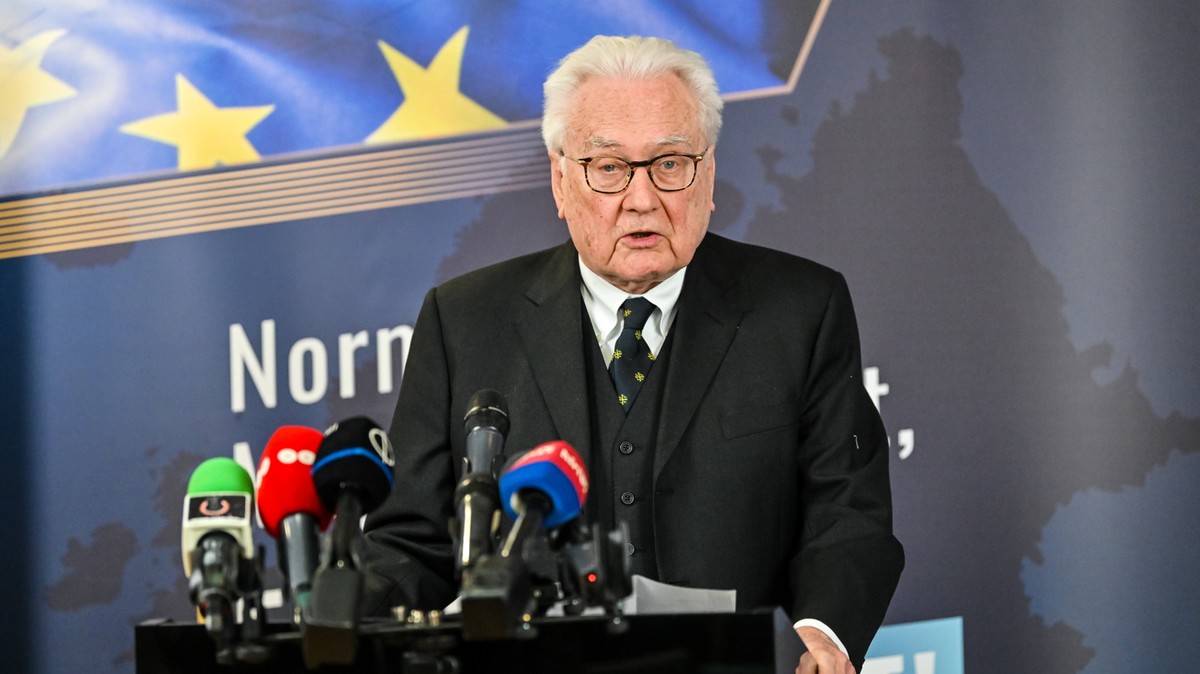 Róna Péter: „Elvállaltam...!” – Novák Katalin egykori ellenfele megérkezett, itt a bejelentése