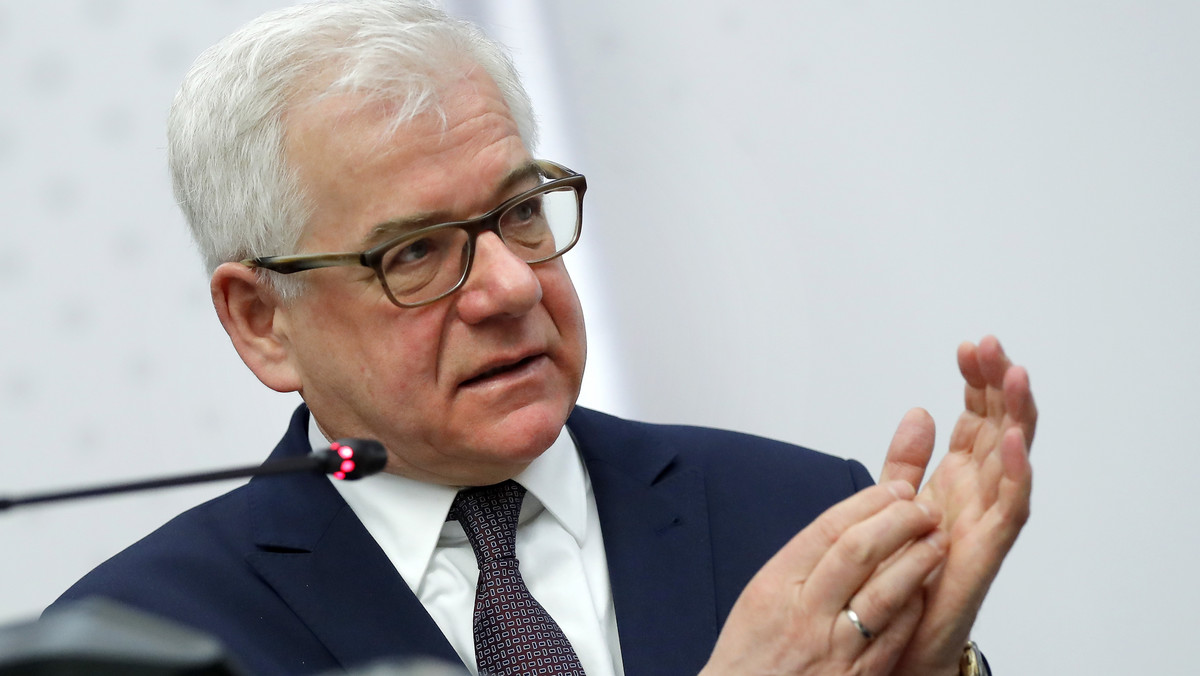 Podczas dzisiejszej rozmowy w Davos z wicepremier Ukrainy Iwanną Kłympusz-Cyncadze szef MSZ Jacek Czaputowicz wyraził zaniepokojenie "z powodu narracji nacjonalistycznej używanej przez niektóre siły polityczne na Ukrainie" - poinformował resort dyplomacji.