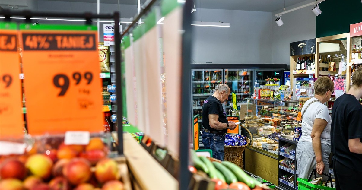Ponad 100 lubianych sklepów znika z mapy Polski. A to nie koniec rewolucji
