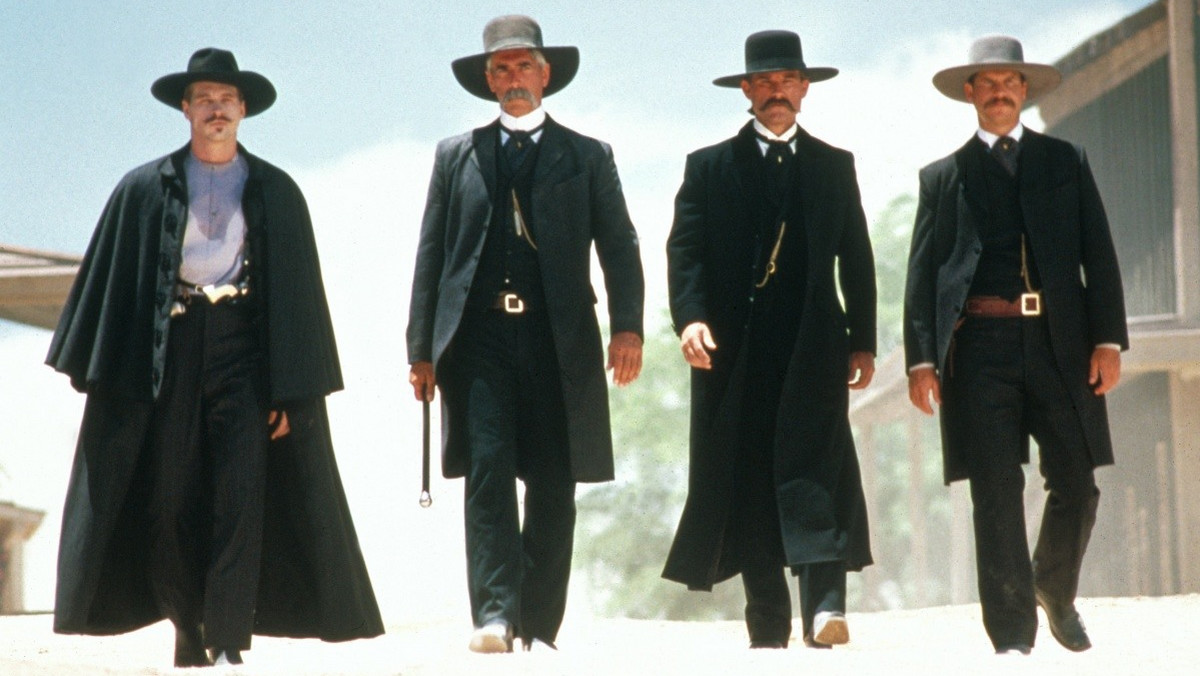 "Tombstone". Reżyseria: George P. Cosmatos. Obsada: Kurt Russell, Val Kilmer, Sam Elliott, Bill Paxton, Charlton Heston, Jason Priestley. USA 1993.