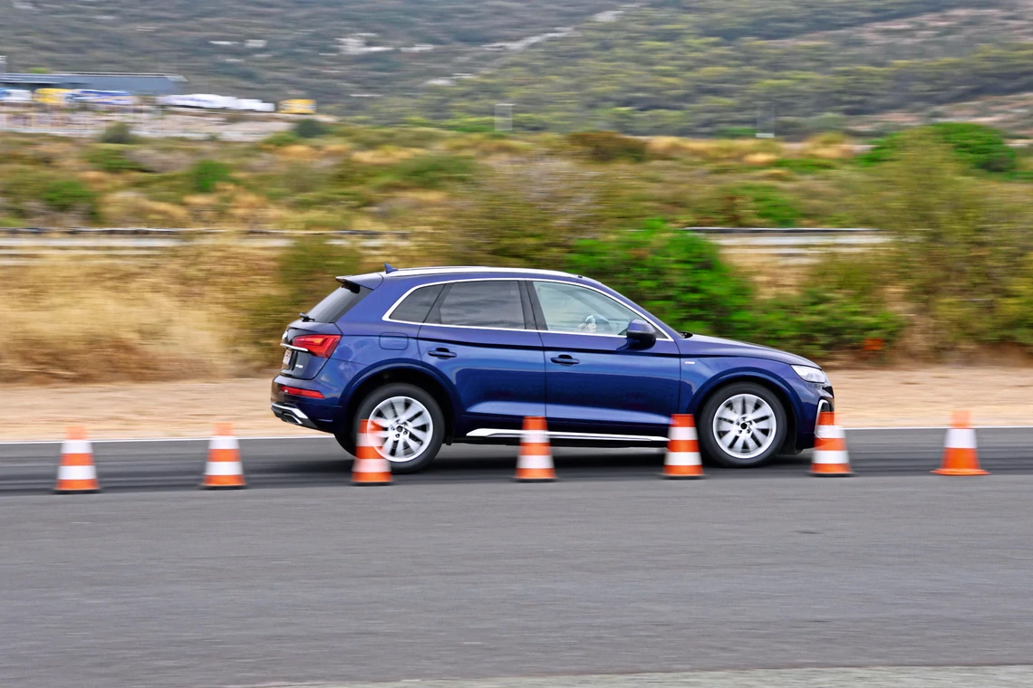 Test opon letnich do SUV-ów: próba hamowania na suchej nawierzchni.