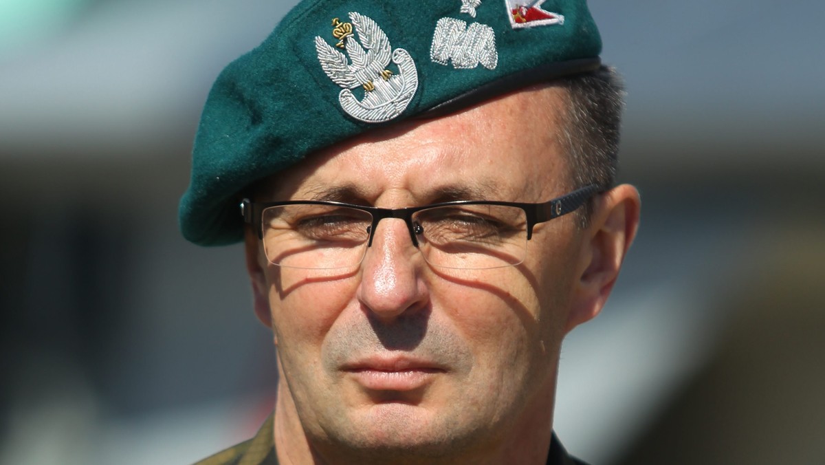 Gen. Marek Tomaszycki będzie przewidziany do mianowania na stanowisko Naczelnego Dowódcy Sił Zbrojnych w czasie wojny - poinformowało prezydenckie Biuro Bezpieczeństwo Narodowego. Możliwość wskazania kandydata na to stanowisko to jedna ze zmian związanych z reformą kierowania armią.