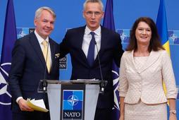 Ambasadorowie krajów NATO we wtorek podpisali protokoły akcesyjne Finlandii i Szwecji 