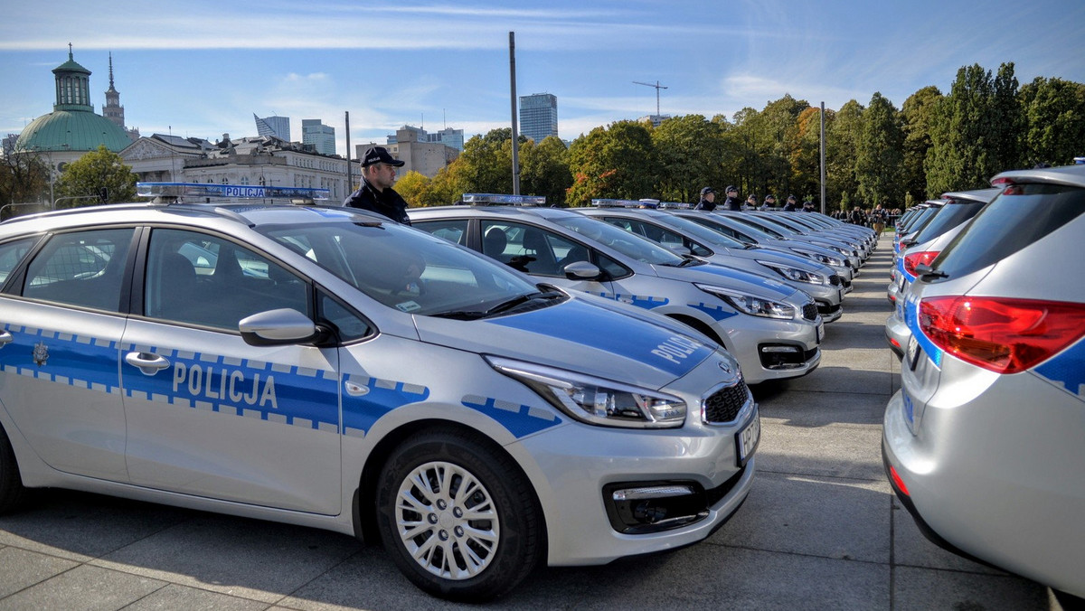 Stołeczni policjanci dostali nowe radiowozy  