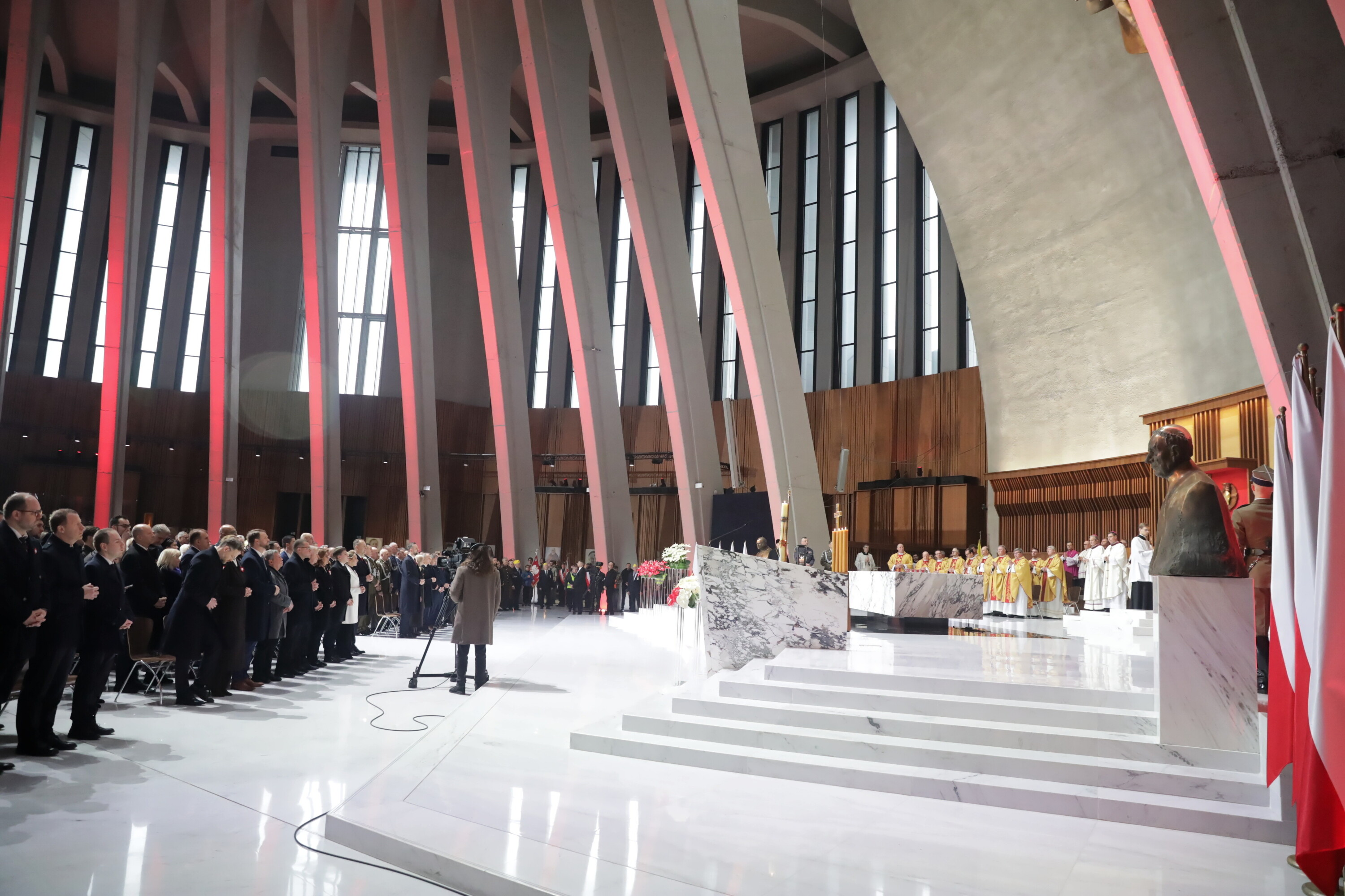 11 listopada: Duda zapala historyczny Znicz, Marsz Niepodległości o 14:00