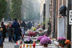 Czy przed Wszystkimi Świętymi będzie niedziela handlowa? Wyjaśniamy