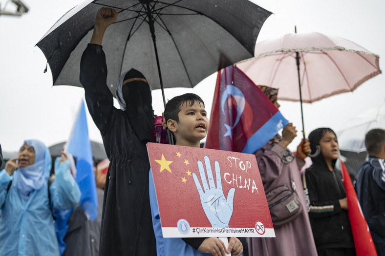 Protest Ujgurów pod ambasadą Chin w Stambule