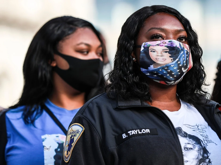 Tetka Bjanka Ostin je nosila jaknu Brione Tejlor