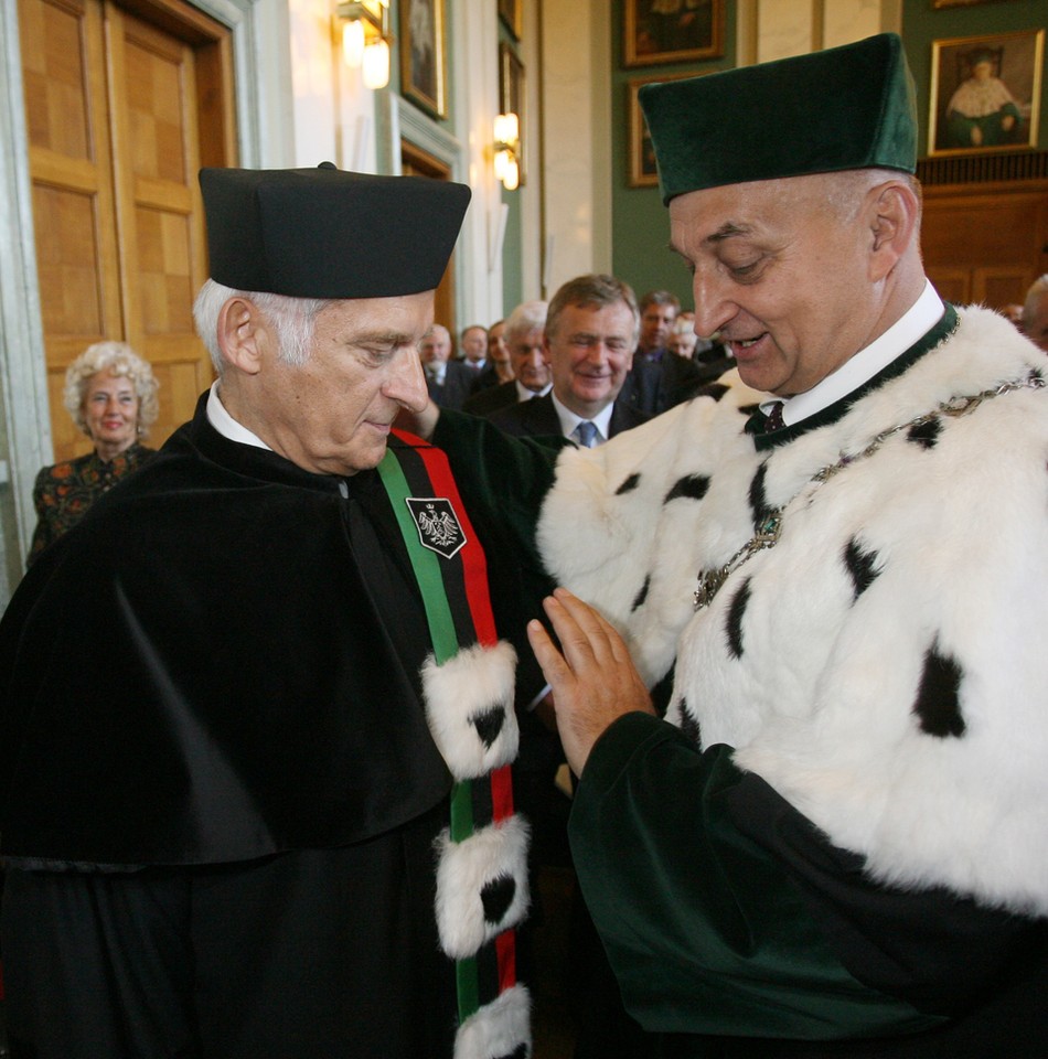 KRAKÓW JERZY BUZEK DOKTOREM HONORIS CAUSA AGH