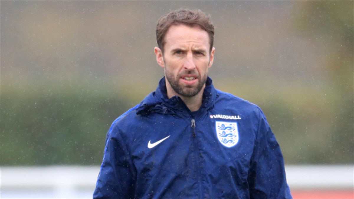 Gareth Southgate przekonał do siebie szefów angielskiej federacji piłkarskiej (FA). Były znakomity obrońca reprezentacji Anglii prowadził ostatnie cztery mecze narodowej drużyny jako szkoleniowiec tymczasowy.