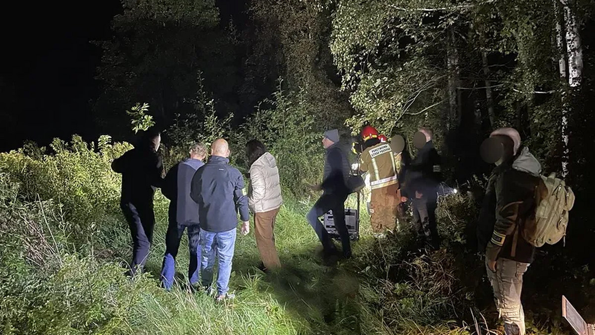 Policja i prokuratura wiedzą już, kto w sierpniu br. zabił matkę i córkę we wsi Gruszewnia niedaleko Kłobucka (Śląskie). Zarzuty w tej sprawie przedstawiono 42-letniemu sąsiadowi ofiar. Jest podejrzany o zabicie obu kobiet i zgwałcenie młodszej z nich. Przyznał się do winy.