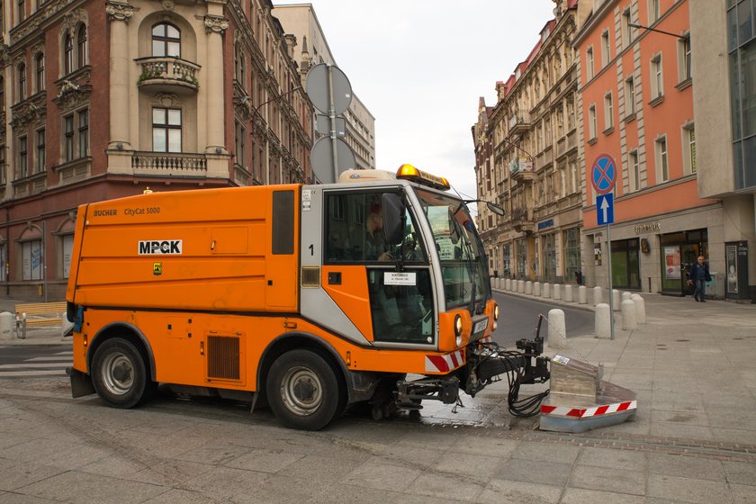 Katowice. Nowe urządzenia do sprzątania ulic 