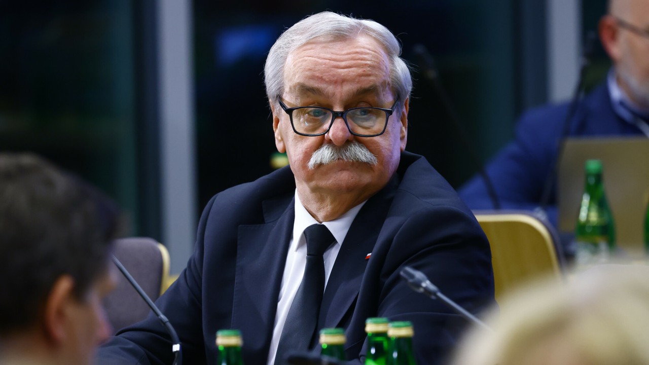 Jak Karol Nawrocki wybielał biografię posła PiS. Tajemnicze luki w życiorysie