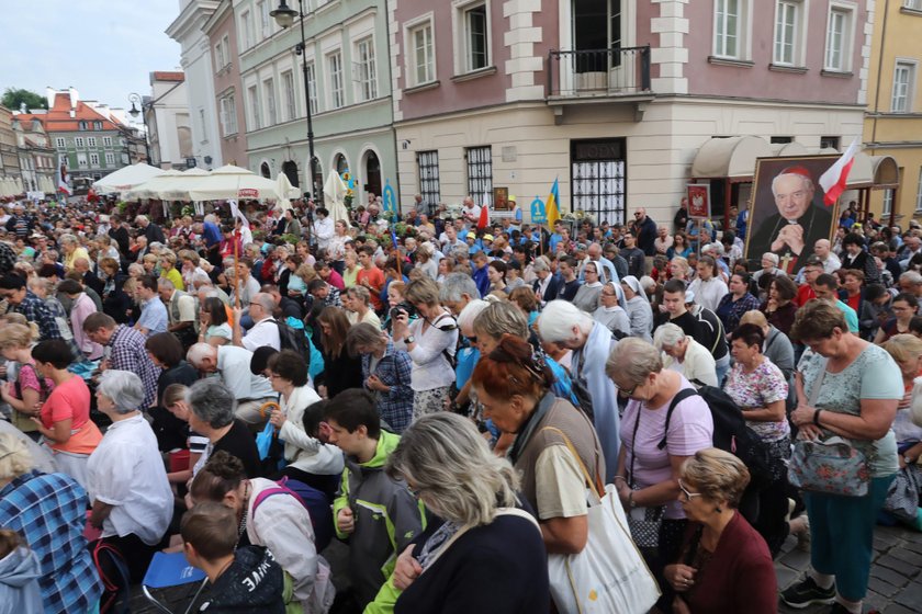 Piesza pielgrzymka na Jasną Górę. Znajdź siebie na zdjęciach