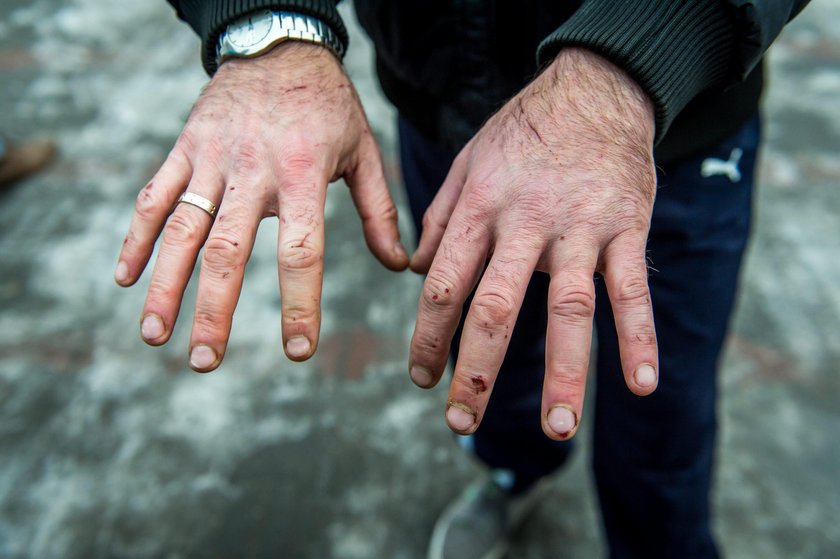 Podali się za policjantów i brutalnie pobili polskiego kierowcę