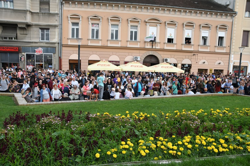 Scene sa protesta u Novom Sadu