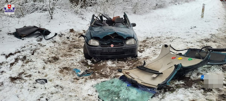 Tragiczny wypadek na Lubelszczyźnie. Z dachu auta nic nie zostało