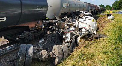 Wielkopolskie. Wypadek na przejeździe kolejowym w Rybnie Wielkim. Pociąg zderzył się z betoniarką
