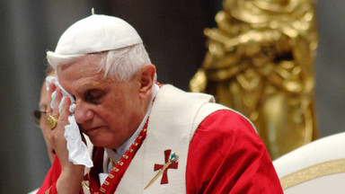 Benedykt XVI odsłonił tajemnice Kościoła. Pisał też o "klubach homoseksualnych"