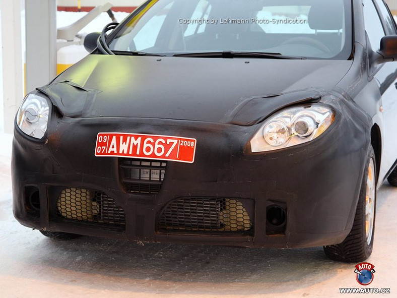 Zdjęcia szpiegowskie: Alfa Romeo 149 (nowe fotografie)