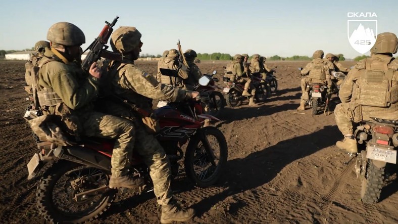 Ukraińska rota motocyklowa - także Ukraińcy w atakach korzystają z tzw. rot motocyklowych.