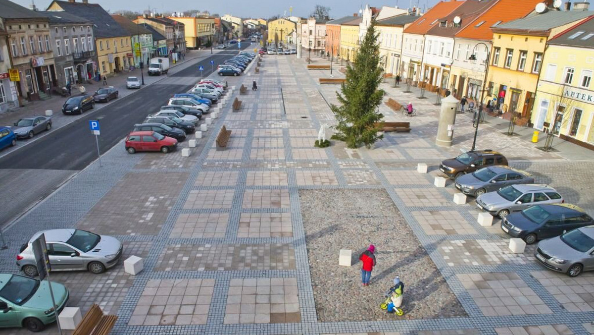 Na kórnickim rynku będzie można ślizgać się na łyżwach i to w dodatku za darmo. Tafla lodowiska, która stanie na zmodernizowanym Placu Niepodległości będzie ułożona z paneli syntetycznego lodu.