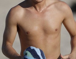 Do kogo należy ten piękny tors?