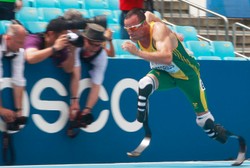 Amuptowano mu nogi, a zostawia innych za plecami