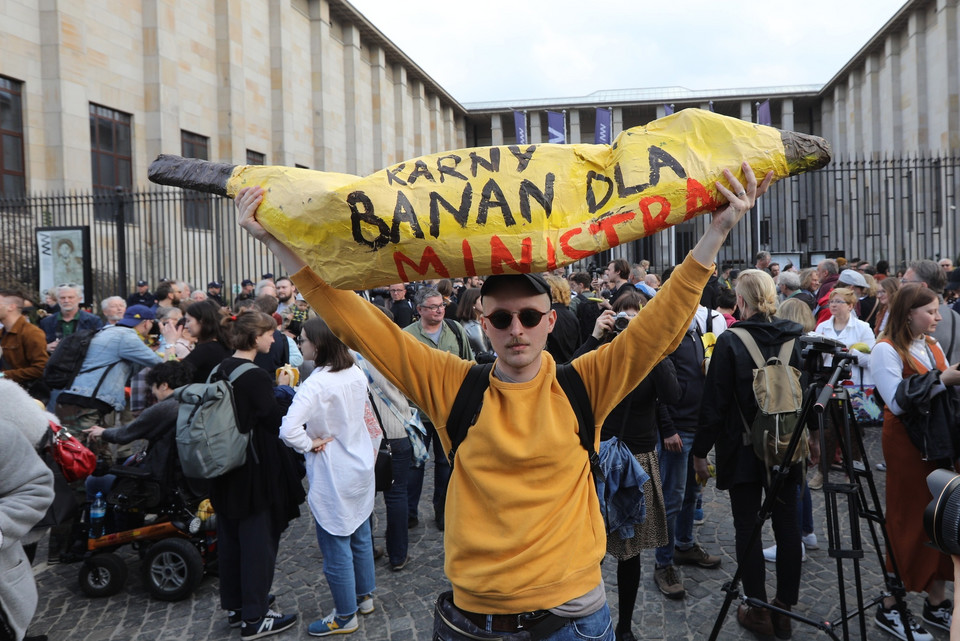 "Jedzenie Bananów Przed Muzeum Narodowym"