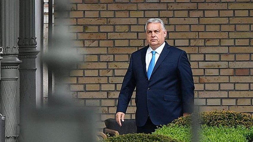 Orban je posetio mađarskog predsednika prošle nedelje, ali je izbegao novinare uvukavši se na bočni ulaz | Foto: Ferenc Isza/AFP via Getty Images