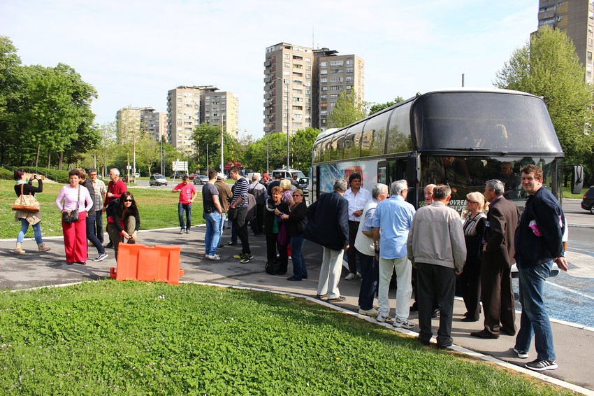 Autobusi pristižu iz svih republika